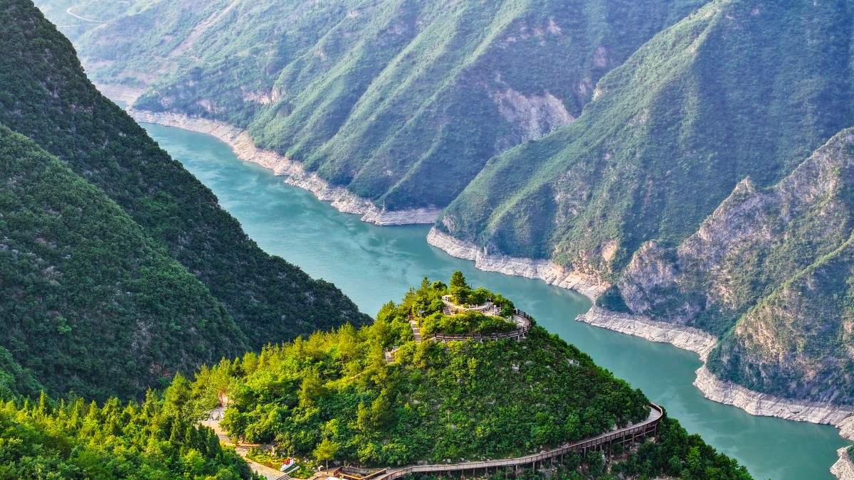 長(zhǎng)江巫峽壯美如畫(huà)